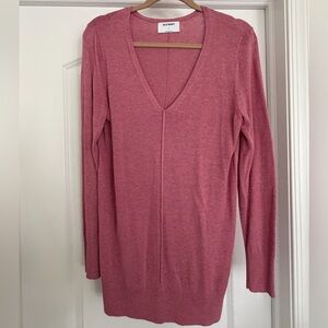 Old Navy SoSoft V-Neck Sweater in Pink Size M